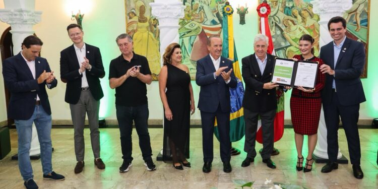 Governo do Estado trabalha bonito e garante R$ 200 milhões em investimentos com primeiro resort de grife