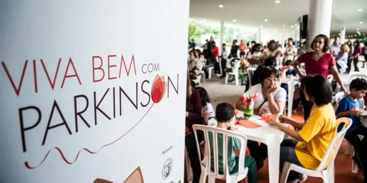 Cientistas transformam garrafas PET descartadas em remédio para Parkinson