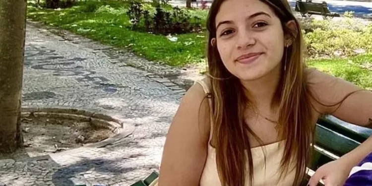 Brasileira de apenas 20 anos chama atenção do mundo por possuir fortuna avaliada em R$ 5,7 bilhões