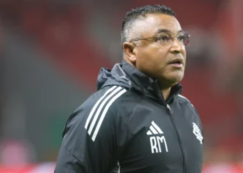 Enquanto Crespo recebia R$ 1 milhão por mês, salário de Roger Machado no São Paulo não deixa a desejar