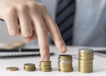 País com PIB de R$ 163 trilhões não dá conta e precisa pegar 50 bilhões emprestado por semana