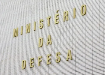 Leonardo fecha contrato de R$ 6,3 bilhões para fornecer novos helicópteros militares ao Ministério da Defesa neste país