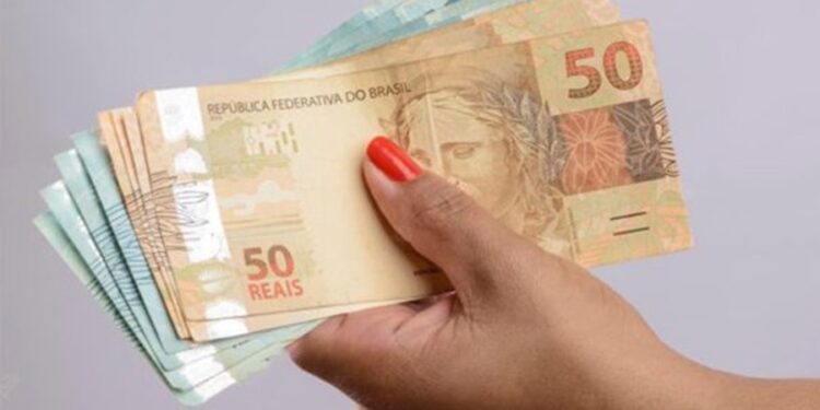 Enquanto salário do Brasil é R$ 1.621, na Noruega pagam 15 vezes mais