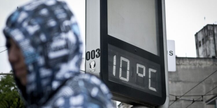 Horário de Inverno vai atrasar relógios em uma hora a partir da meia-noite de sábado no dia 4 de abril neste país