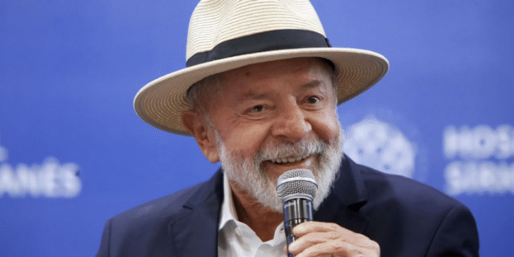 Lula confirma pagamento do 13° a partir de abril