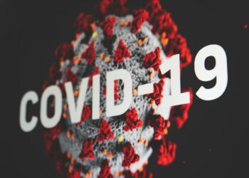 Nova variante da Covid-19 gera alerta até para quem fez todas as doses da vacina