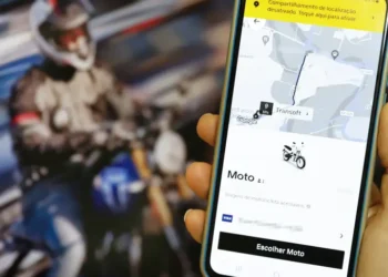 Uber define limite de idade para carros serem aceitos no aplicativo