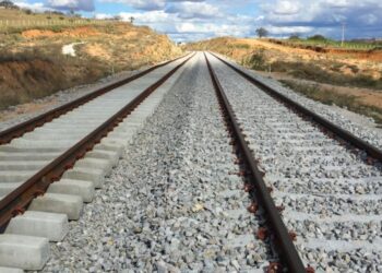 Ferrovia de R$ 15 bilhões, passando por mais de 50 cidades brasileiras será concluída até 2027