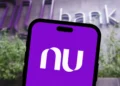 Nubank libera CDI de 120%, internet 5G e acesso ao WhatsApp e app do banco mesmo após acabar os dados móveis para quem é cliente NuCel