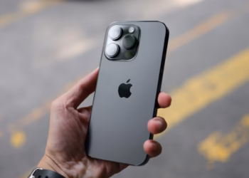 Apple vai exigir que usuários de iPhone tenham mais de 18 anos para usar alguns recursos nesta região