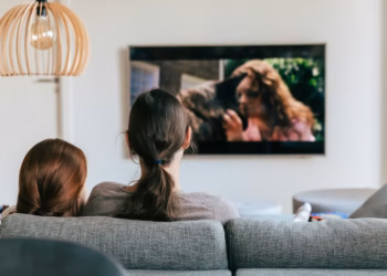 Adeus ao sinal de TV tradicional: Nova tendência está dominando os lares brasileiros