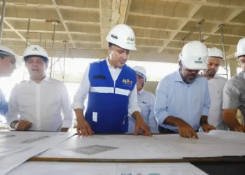 Terceiro país mais rico do mundo com PIB de R$ 26 trilhões quer contratar brasileiros a todo custo