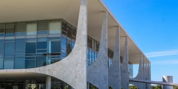 Programa do governo deve ganhar nova faixa de renda para beneficiar quem ganha até R$ 13 mil