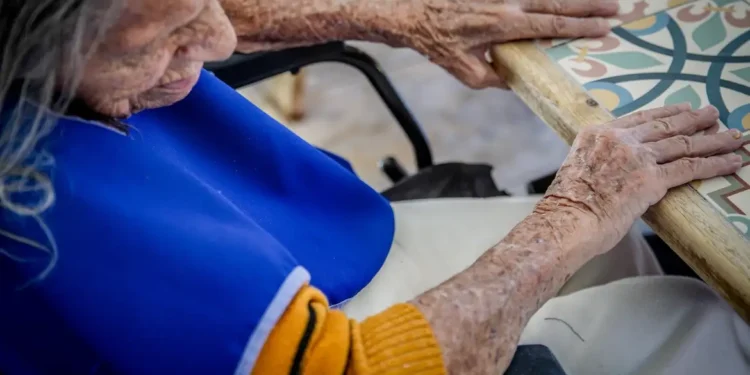 7 sinais na fala que podem indicar o início do Alzheimer