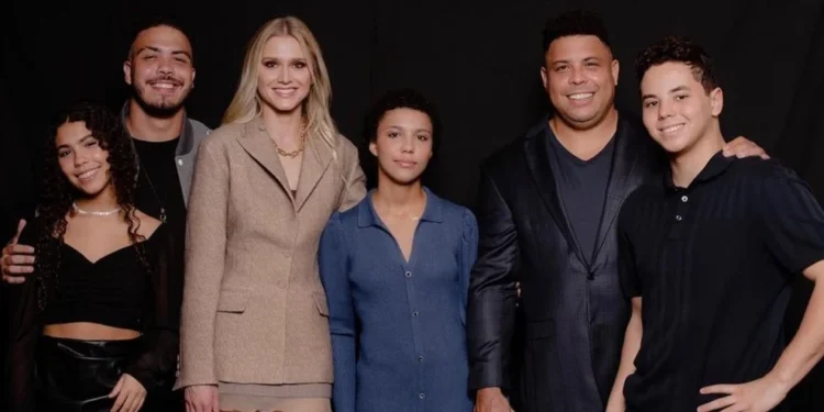 Filho de Ronaldo Fenômeno conseguiu bolsa para estudar em universidade famosa com 16 mil alunos nos EUA