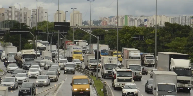 Como parcelar o IPVA 2026 em até 12 vezes no cartão