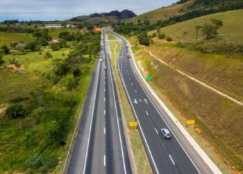 Brasil vai ganhar megarodovia com limite de velocidade de 120 km/h reduzindo viagem de 3 horas para uma hora