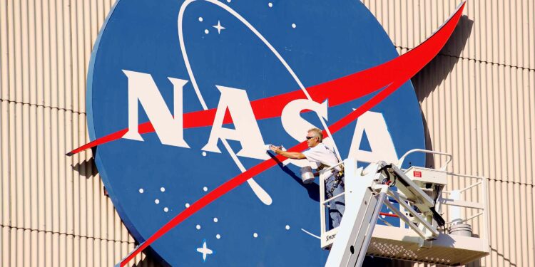 NASA esquece Marte e vai construir base permanente em outro local do espaço