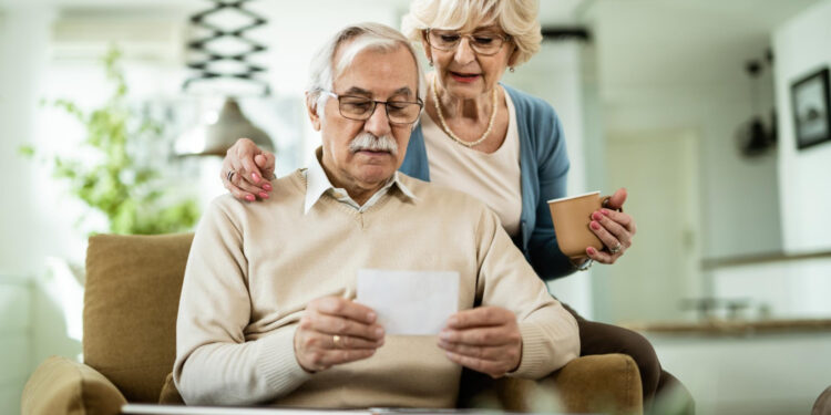 A regra que idosos devem seguir para garantir desconto na conta de luz em 2026