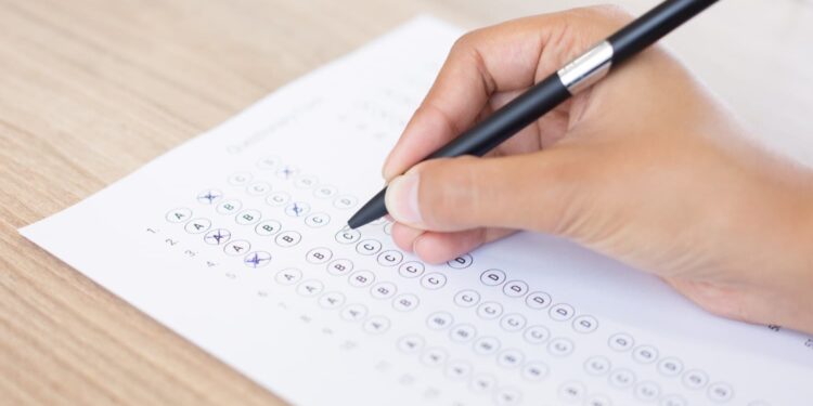 Concurso público tão aguardado oferece salários de até R$ 10,3 mil com inscrições abertas até 30/04