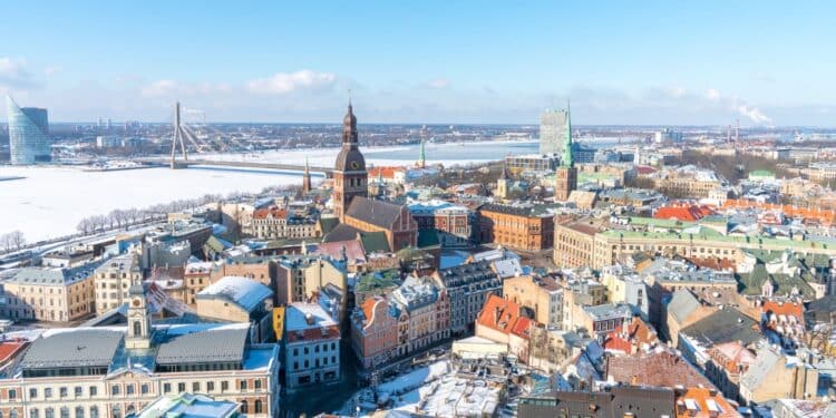 País mais feliz do mundo está em busca de brasileiros e oferece até cursos gratuitos