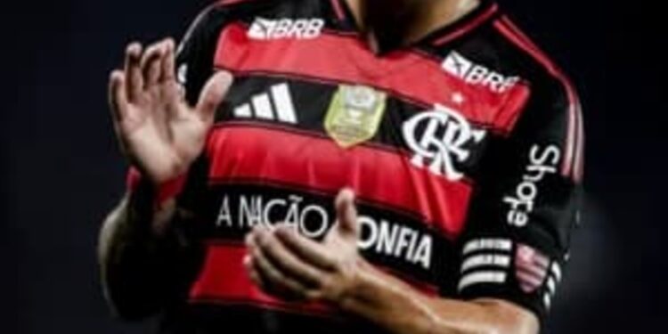 Flamengo não consegue segurar e atacante vai sair por menos de R$ 50 milhões