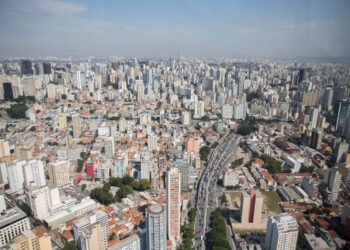 Estado mais competitivo do Brasil oferece 20 mil vagas de estágio com bolsas de até R$ 851,46 por mês