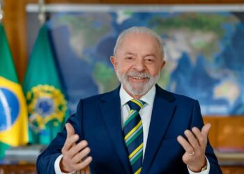 Presidente Lula vai apresentar novo programa para brasileiros que precisam de dinheiro nesta terça-feira (28)