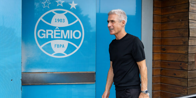 Grêmio terá que desembolsar o valor de um ‘reforço de peso’ para demitir Luís Castro