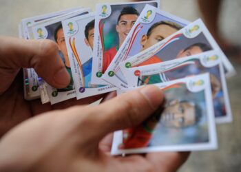 Peso dos pacotes das figurinhas da Copa do Mundo: o total com e sem Legends
