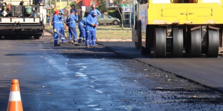 Governo do Estado libera mais de R$ 25 milhões em investimentos para 3 cidades ganharem asfalto e drenagem