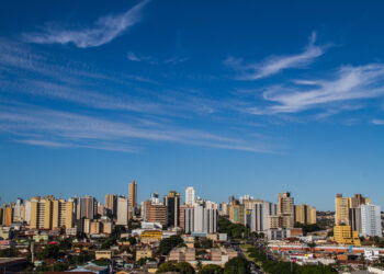 Principal cidade do estado vai colocar asfalto em quase 30 bairros com investimento de R$ 143 milhões