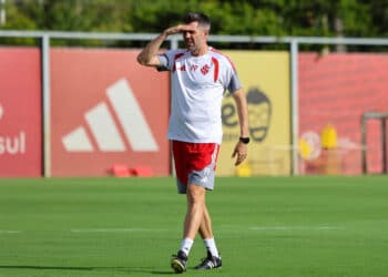 Paulo Pezzolano define os 3 primeiros reforços para o Inter contratar
