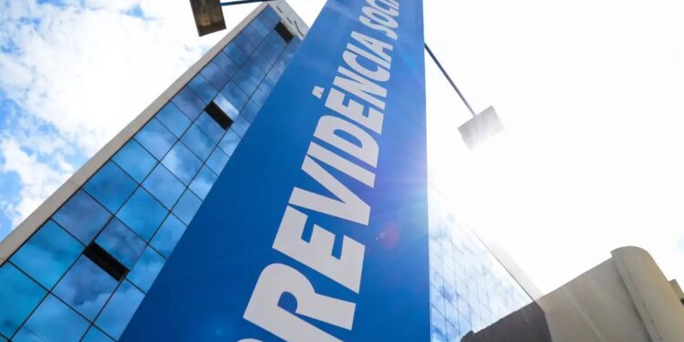 Idosos terão que esperar um pouquinho a mais para se aposentar em 2026