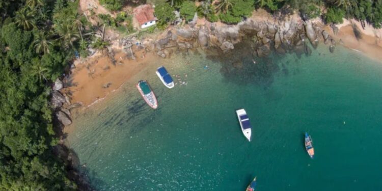 Taxa de R$ 140 será cobrada para visitar praias brasileiras em arquipélago paradisíaco