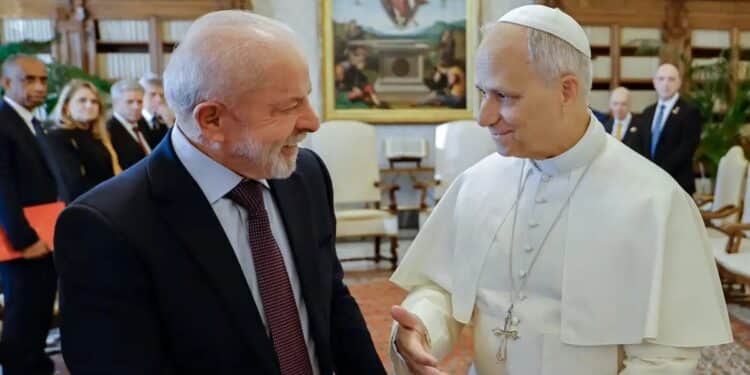 Enquanto o Papa Leão XIV joga tênis e faz natação, estas são as atividades praticadas por Lula