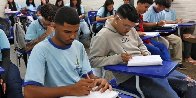 Estado mais competitivo do Brasil oferece 20 mil vagas de estágio com bolsas de até R$ 851,46 por mês