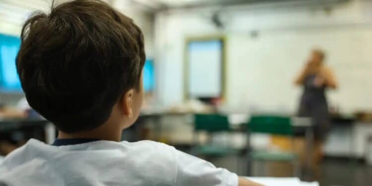 Lei é aprovada e todas as escolas públicas deverão seguir novas regras