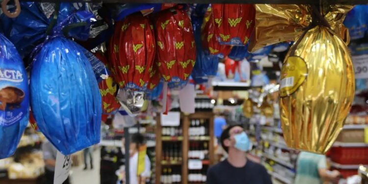 O que acontece com ovos de Páscoa que não são vendidos nos supermercados