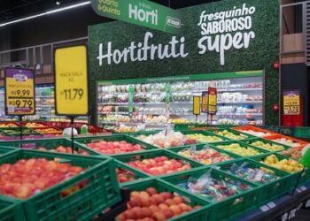 Rede de supermercados com 94 lojas se antecipa e começa a oferecer vagas na escala 5×2