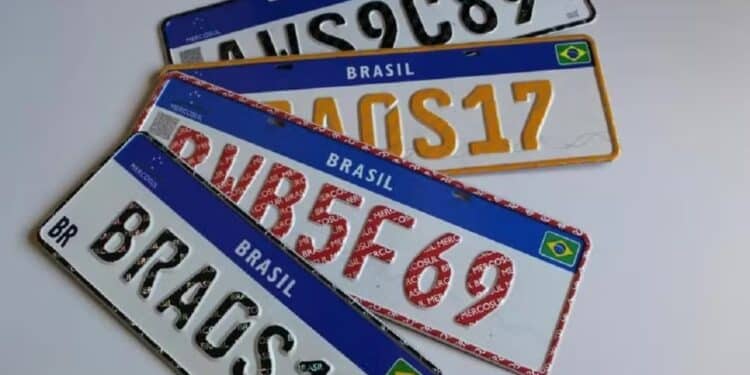 Placa Mercosul dos veículos já pode sofrer mudança em todo o Brasil