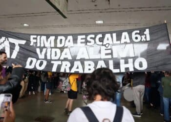 Trabalhadores CLT ganham novo benefício antes da aprovação da escala 5×2