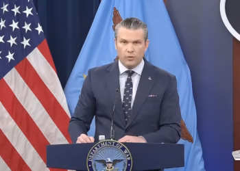 Secretário de Guerra dos EUA deixa mais um país sul-americano em estado de alerta