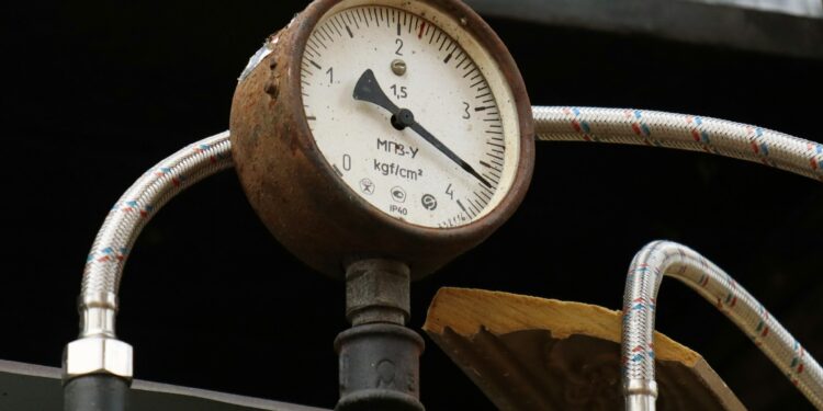 Nova lei multa donos de imóveis em até R$ 20 mil caso descumpram exigência na instalação de hidrômetros