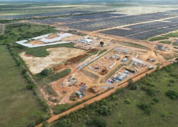 Cidade do interior recebe R$ 705 milhões em investimentos para megacomplexo solar com 4 usinas começar a operar