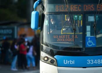 Aviso geral para brasileiros que usam transporte público sobre novo golpe em ônibus