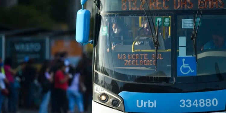Aviso geral para brasileiros que usam transporte público sobre novo golpe em ônibus