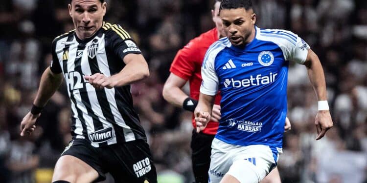 Cruzeiro quer aplicar chapéu no Galo para contratar reforço de quase R$ 70 milhões