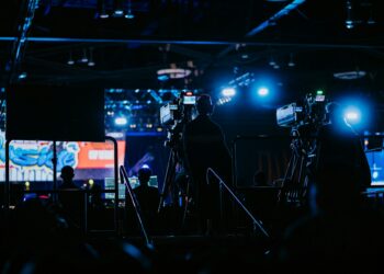 Emissora de TV brasileira anuncia encerramento de atividades e demite todos os funcionários