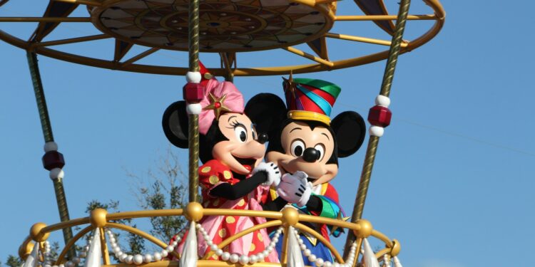 Disney sai dos parques e apresenta maior navio de cruzeiro da sua história: saiba onde